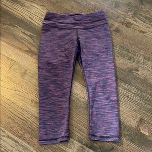 Lucy Cropped Leggings Small Black Gray Red S EUC